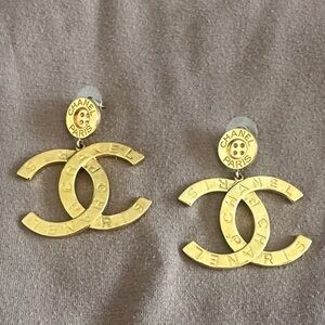 CHANEL Gold Interlocking CC Logo Drop Earrings